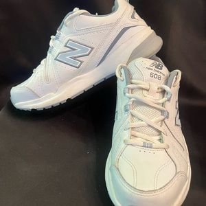 Women’s New Balance 608 sneakers Sz 7.5